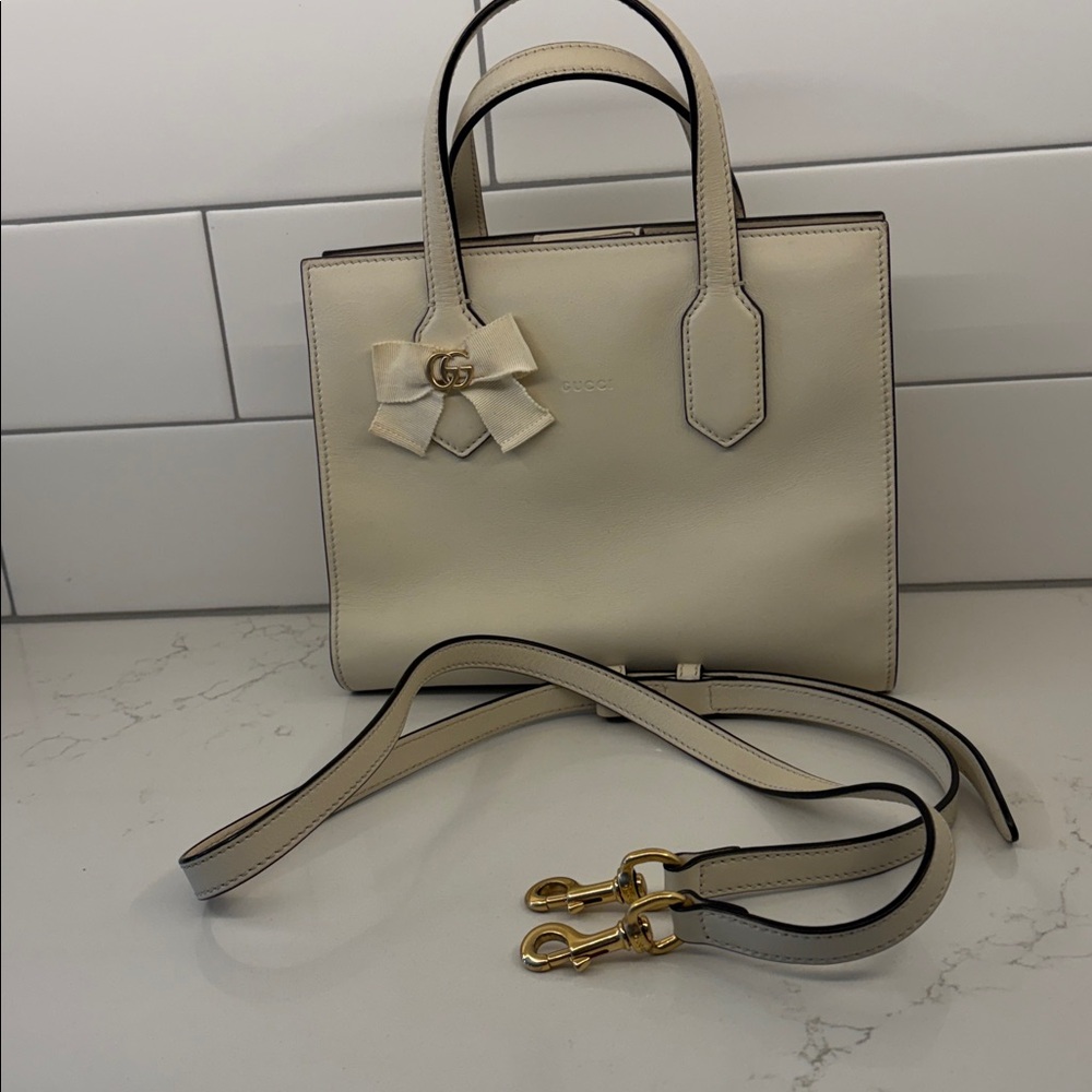 Gucci GG Bow Ivory Leather Small Tote Crossbody Bag Double G Ribbon Entrupy Auth